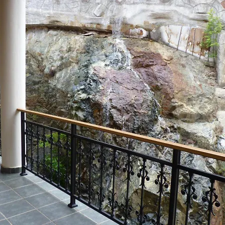 Otel Mountain Rose & Restaurant