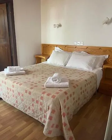 Mountain Rose & Restaurant Hotel 2*