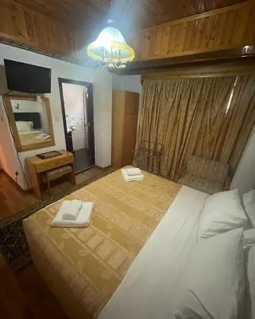 Hotel Mountain Rose & Restaurant 2*