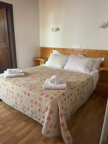 Mountain Rose & Restaurant Hotel 2*