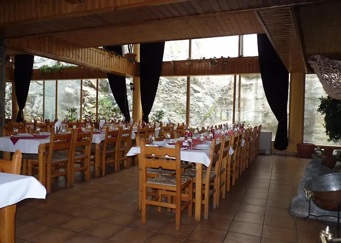 Mountain Rose & Restaurant Hotel